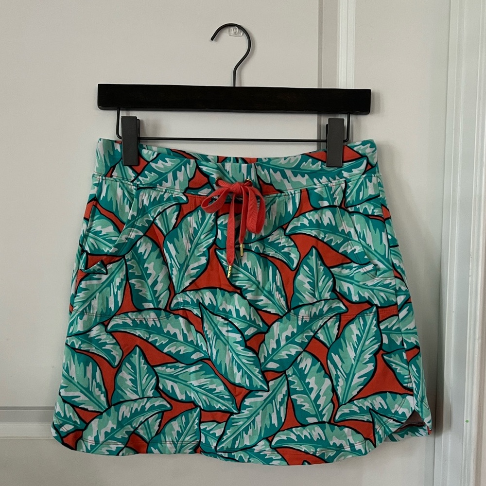 Crown & Ivy Red with Green Leaf Print Skort
